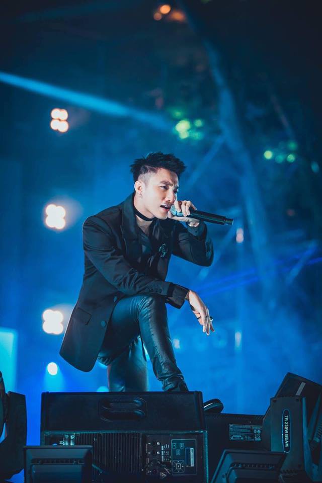 Mỹ Tâm, Sơn Tùng M-TP và dàn sao Việt rộn ràng gửi lời chúc mừng năm mới 2018